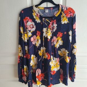 Flower pattern top